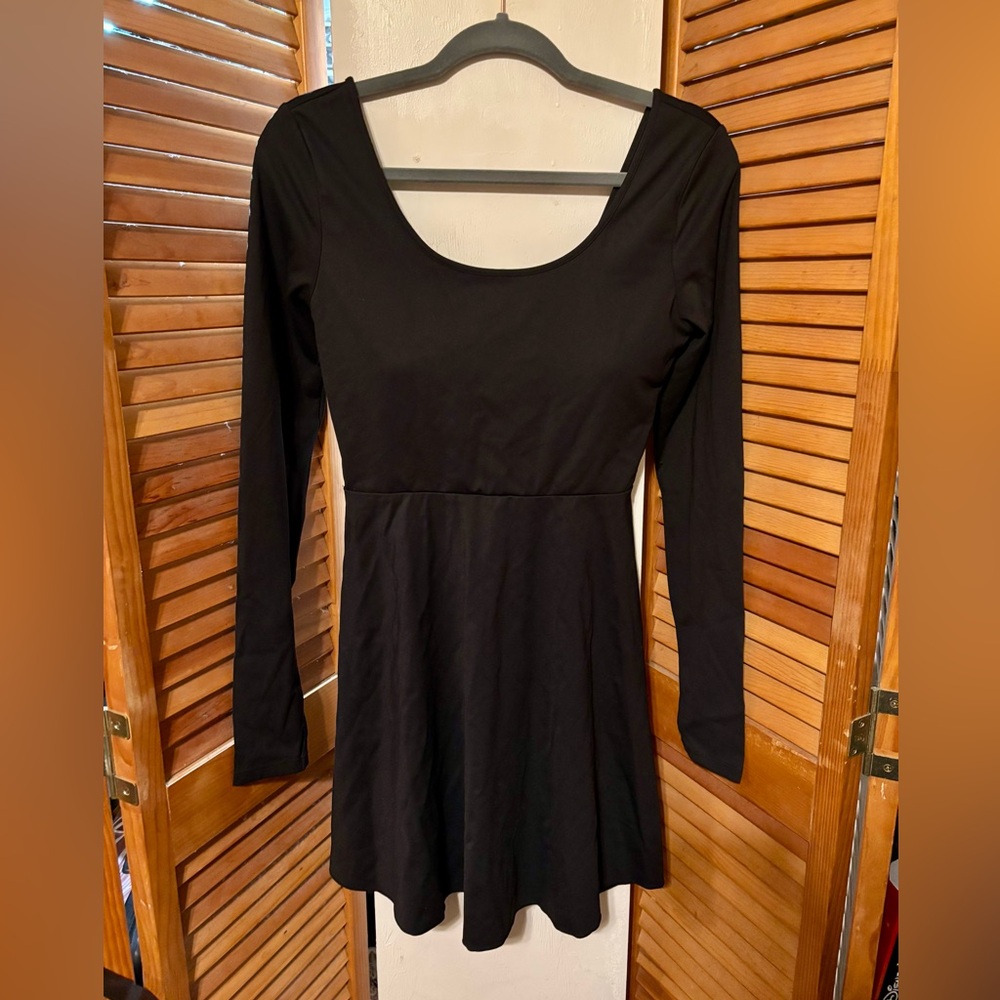 NWT Halara Reversible Long Sleeve Criss Cross Dress Size Medium